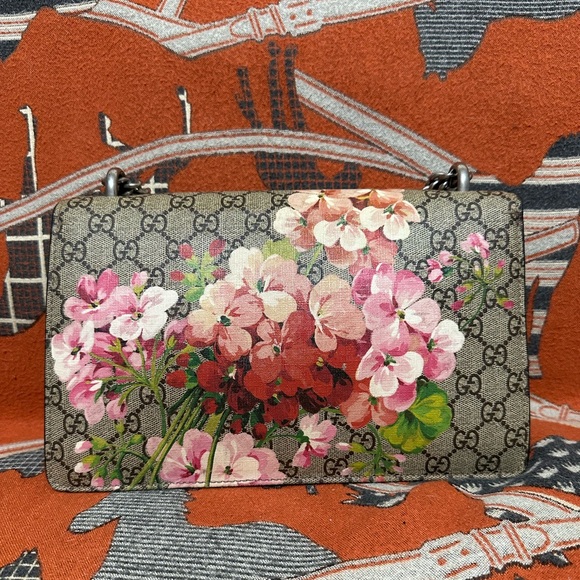 GUCCI ❤️🌟DIONYSUS GG SUPREME BLOOMS W/ SILVER-TONED TIGER HEAD CLOSURE⭐️ - Picture 2 of 14